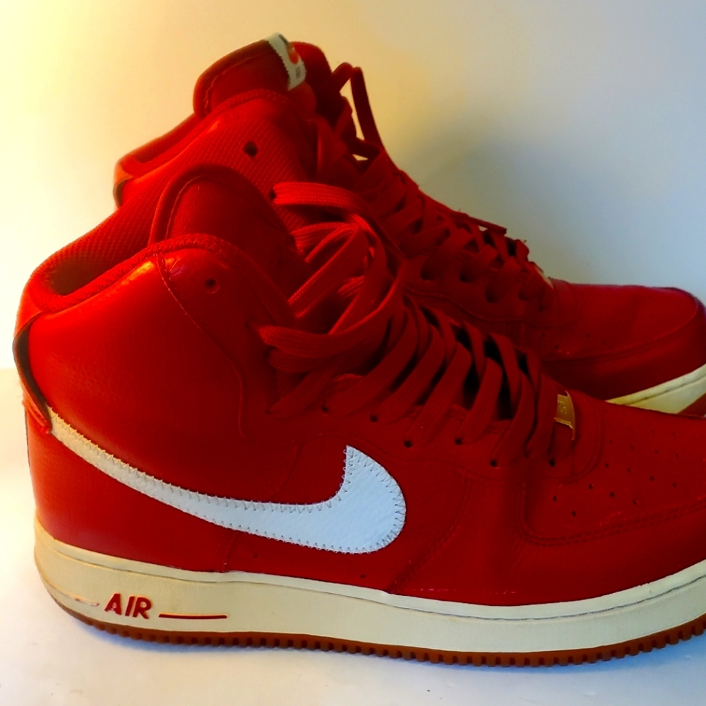 Nike Air Force 1 high sneakers size 11 gym red